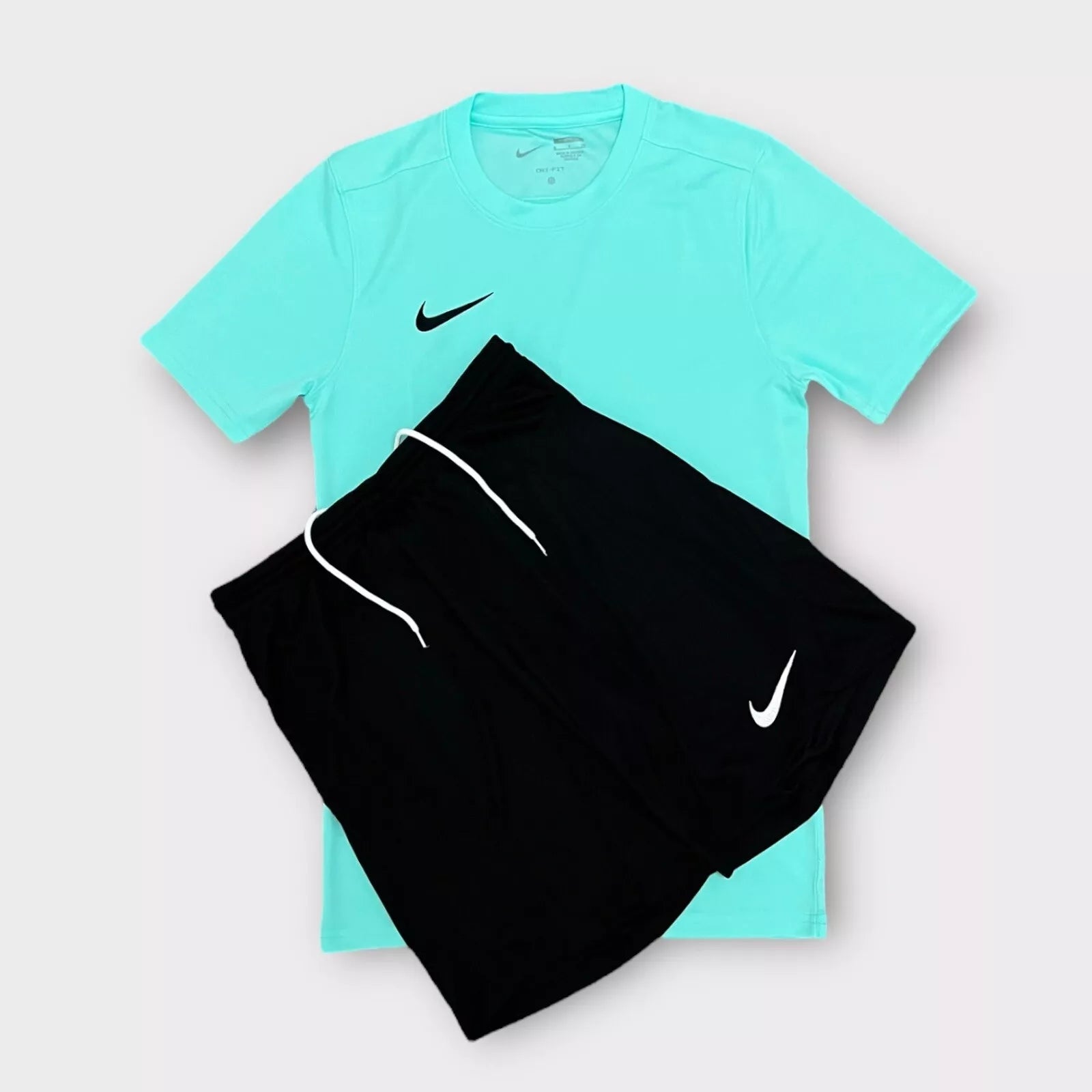 Mint green nike clothing best sale